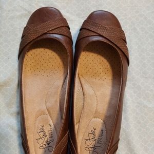NWOT Lifestride brown flats